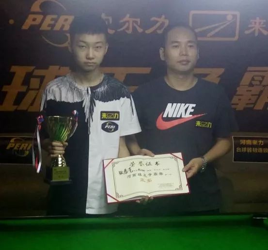 更像是一个 更像是一个